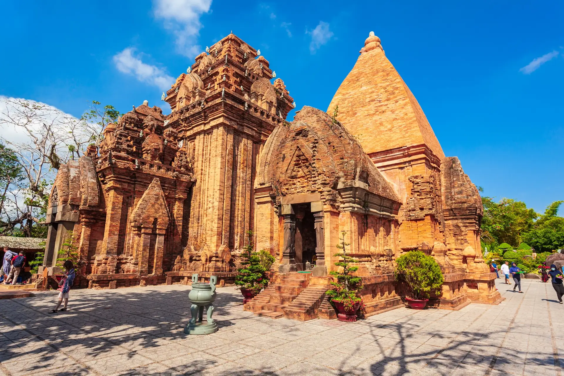 Huyền thoại Chăm Pa cổ tại Tháp Bà Ponagar Nha Trang